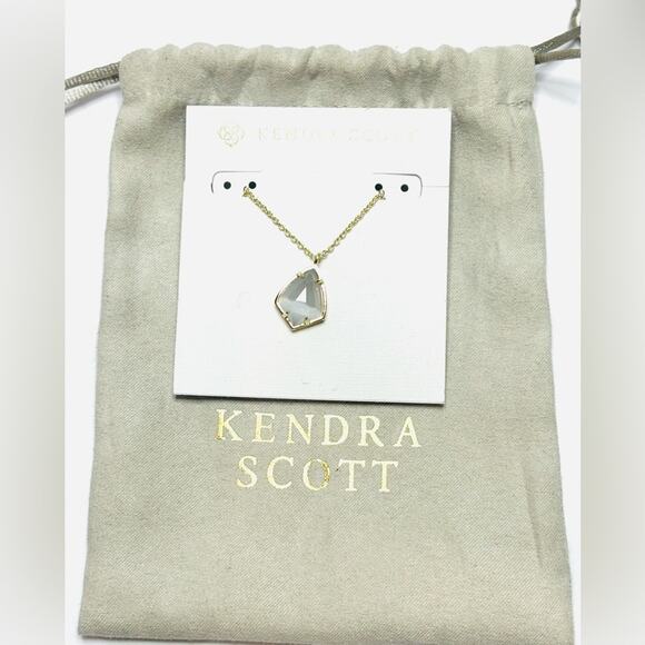 KENDRA SCOTT 14K Gold Plated Cory Pendant Necklace in Ivory Mother of Pearl - Picture 3 of 6